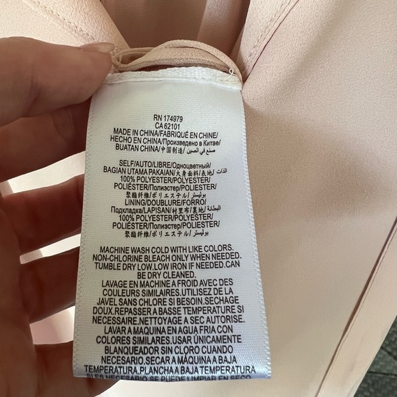 BCBG (retail $198) worn once* JAX COLD-SHOULDER HALTER TOP. Dusty pink. XXS - Picture 9 of 11